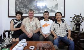 世界第一生命教練、全然心理學(xué)創(chuàng)始人杰夫·艾倫一行到我公司參觀